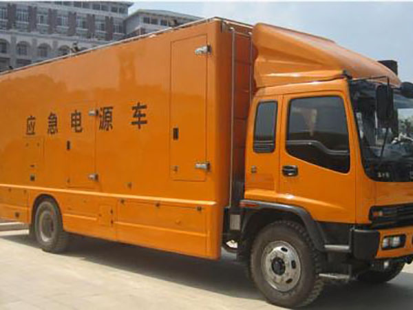 顺城冬季柴油发电机启动前，如何检查燃油系统中的积水？